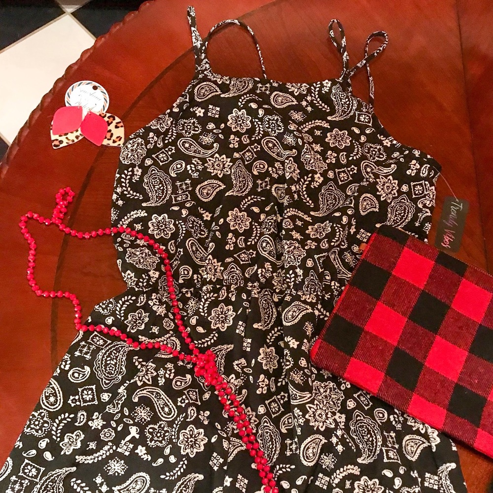 Black + White Paisley Romper!!